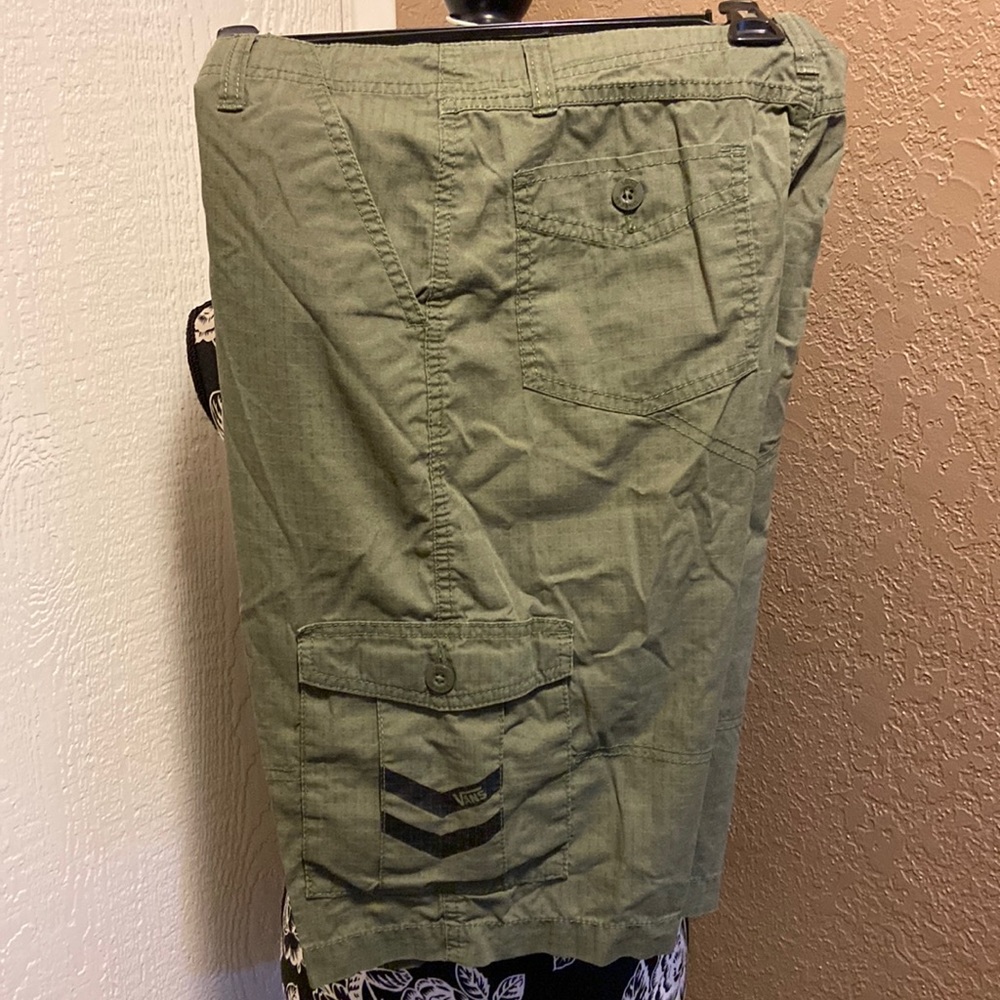 Vans cargo shorts